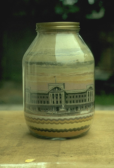 Buckingham Palace sand bottle