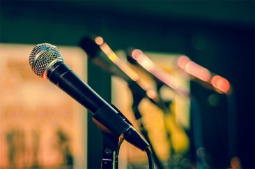 Neuroscience of Stage Fright – How Performers Can Overcome It?