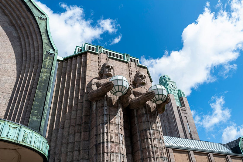 Spotting the Difference Between Art Deco and Art Nouveau